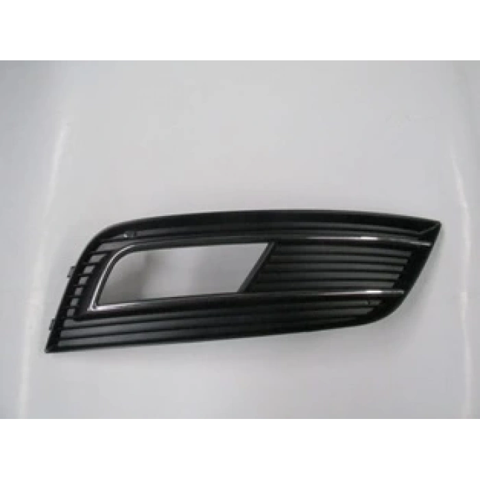 AUDI A4- 13/15; SİS LAMBA KAPAĞI SAĞ SİS DELİKLİ (NİKELAJ ÇITALI)