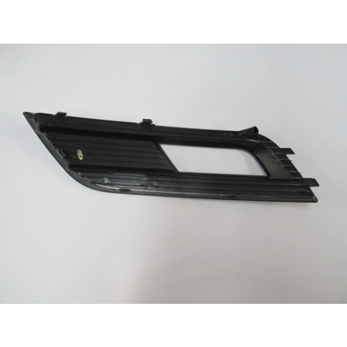 AUDI A4- 13/15; SİS LAMBA KAPAĞI SAĞ SİS DELİKLİ (NİKELAJ ÇITASIZ) (TW)