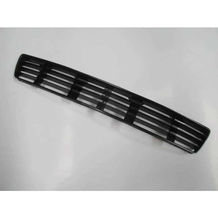 AUDI A4- 95/99; ÖN TAMPON PANJURU ORTA SİYAH (TYG)