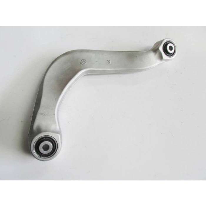 AUDI A6- 12/18; ARKA ÜST TABLA SAĞ EĞRİ TİP BURÇLU (SALINCAK) (SH)