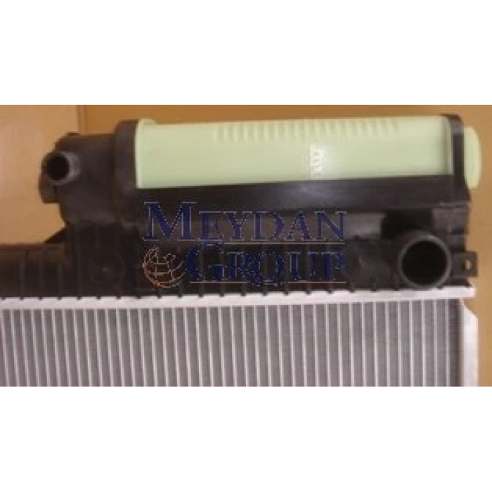 BMW 5 SERI- E39- 01/03; SU RADYATÖRÜ MANUEL (PLASTİK KAZAN) ALÜMİNYUM 2SIRA PETEK 52.5/44 (TOMSUN)
