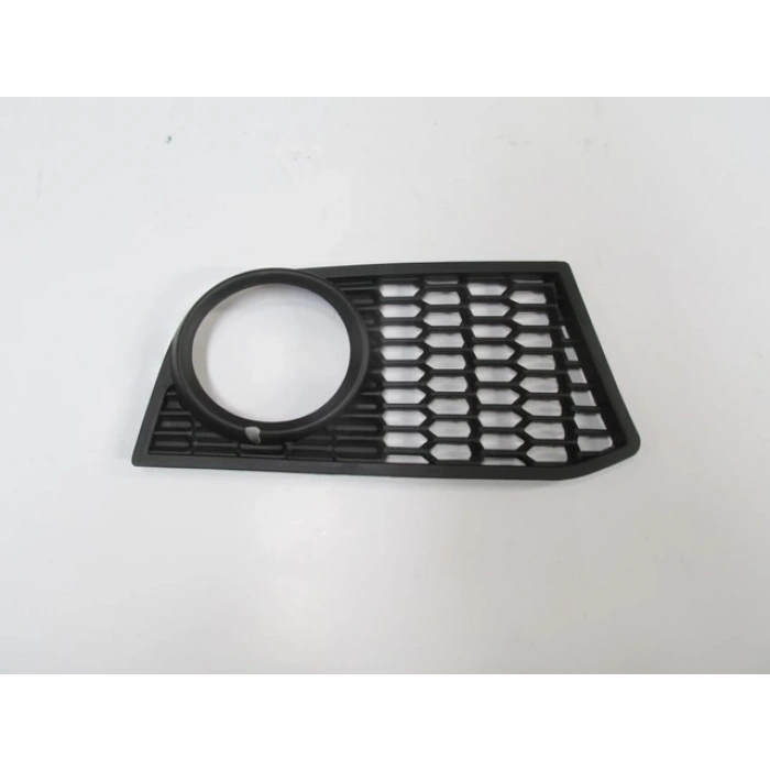 BMW 5 SERI- F10- 10/13; SİS LAMBA KAPAĞI SAĞ SİS DELİKLİ (M-TECH)