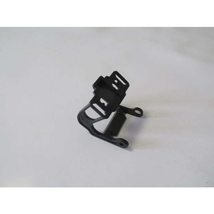 BMW 5 SERI- F10- 10/16; FAR YIKAMA FISKİYE KAPAĞI BRAKETİ SAĞ (M5/LCI)