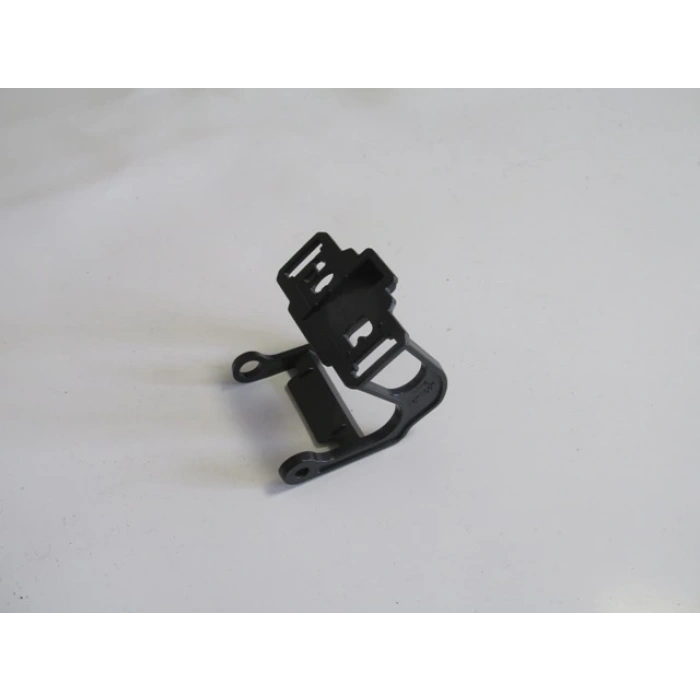 BMW 5 SERI- F10- 10/16; FAR YIKAMA FISKİYE KAPAĞI BRAKETİ SOL (M5/LCI)