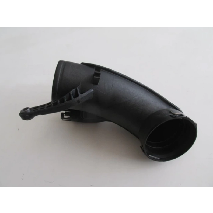 BMW 5 SERI- F10- 10/16; HAVA FİLTRESİ GİRİŞ HORTUMU