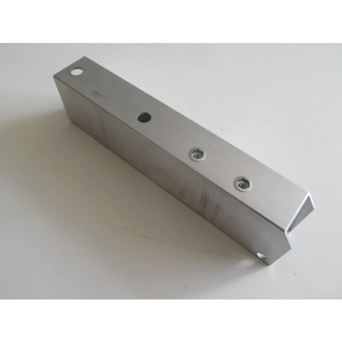 BMW 5 SERI- F10- 10/16; ÖN TAMPON BAĞLANTI BRAKETİ ALT SAĞ (ALÜMİNYUM)