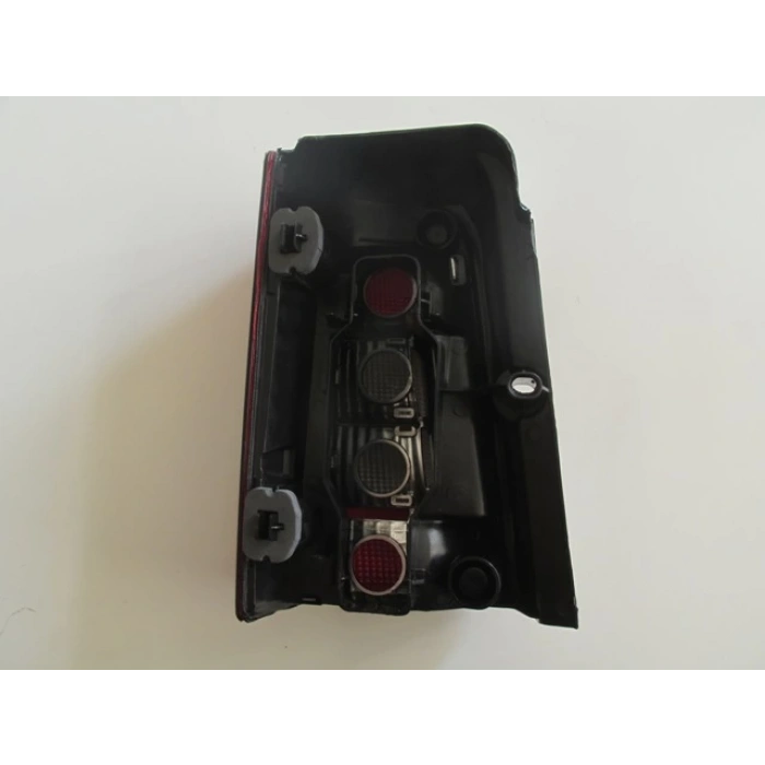 CITROEN BERLINGO- 96/03; STOP LAMBASI SAĞ KIRMIZI/FÜME (BAGAJ KAPAĞI YUKARIYA AÇILAN TİP) (MARS)