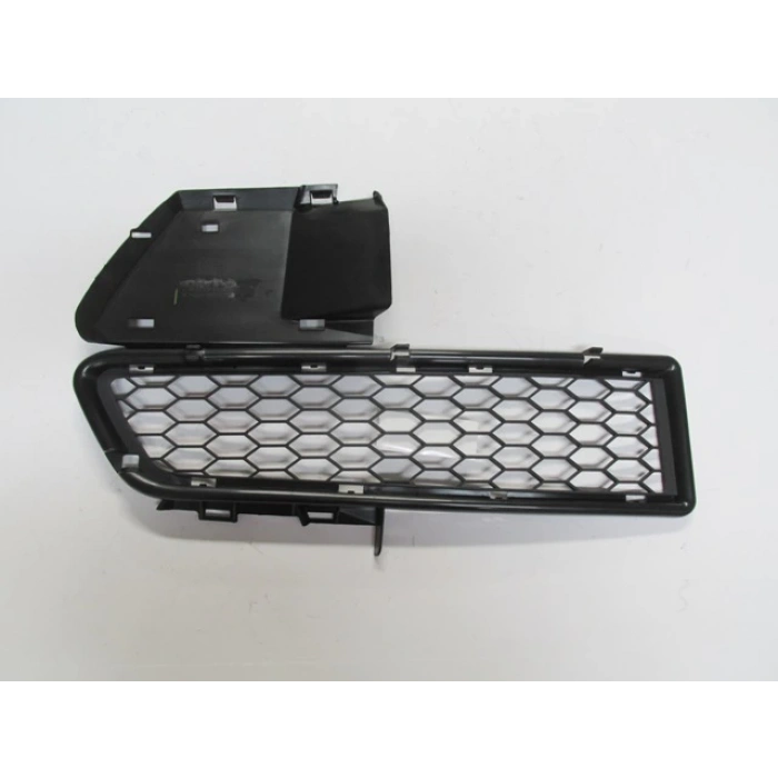 DACIA LOGAN- 04/08; ÖN TAMPON PANJURU SAĞ SİYAH (TYG)