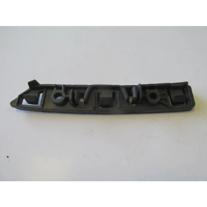 FIAT EGEA- SW- 21; ÖN TAMPON BAĞLANTI BRAKETİ ÜST SAĞ (ÇAMURLUĞA TAKILAN)
