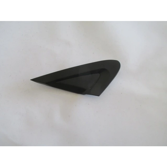 FIAT GRANDE PUNTO- 06/12; KAPI AYNA MUSKASI SAĞ (ÇAMURLUK ÜST ÜÇGEN PLASTİĞİ)