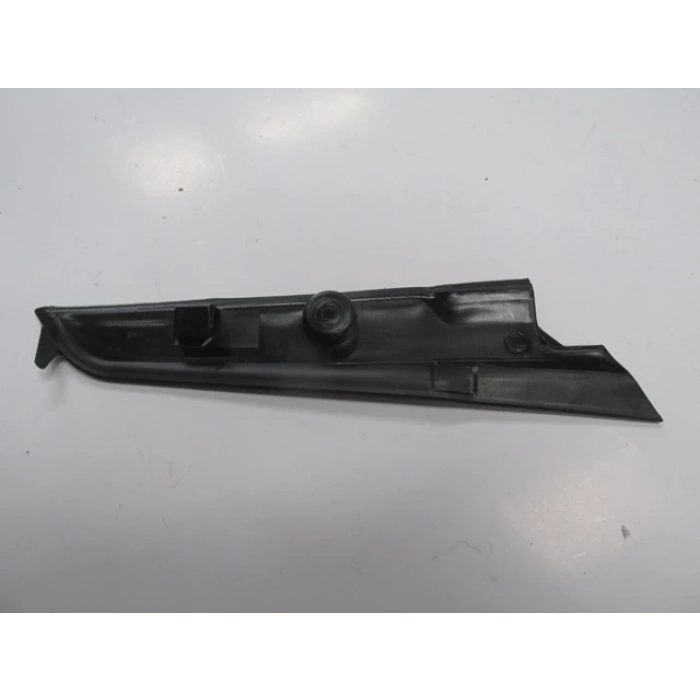 FIAT LINEA CLASSIC- 06/15; ÖN CAM KENAR PLASTİĞİ SAĞ (SİLGİ PANELİ/TESPİT PLASTİĞİ) SAĞ