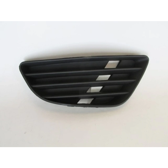 FORD FIESTA- 02/05; SİS LAMBA KAPAĞI SAĞ SİYAH SİS DELİKSİZ (TYG)