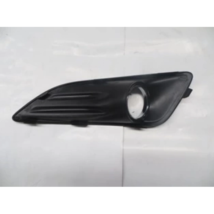 FORD FIESTA- 13/17; SİS LAMBA KAPAĞI SAĞ SİYAH (SİS DELİĞİ NİKELAJ ÇERÇEVELİ) (TYG)