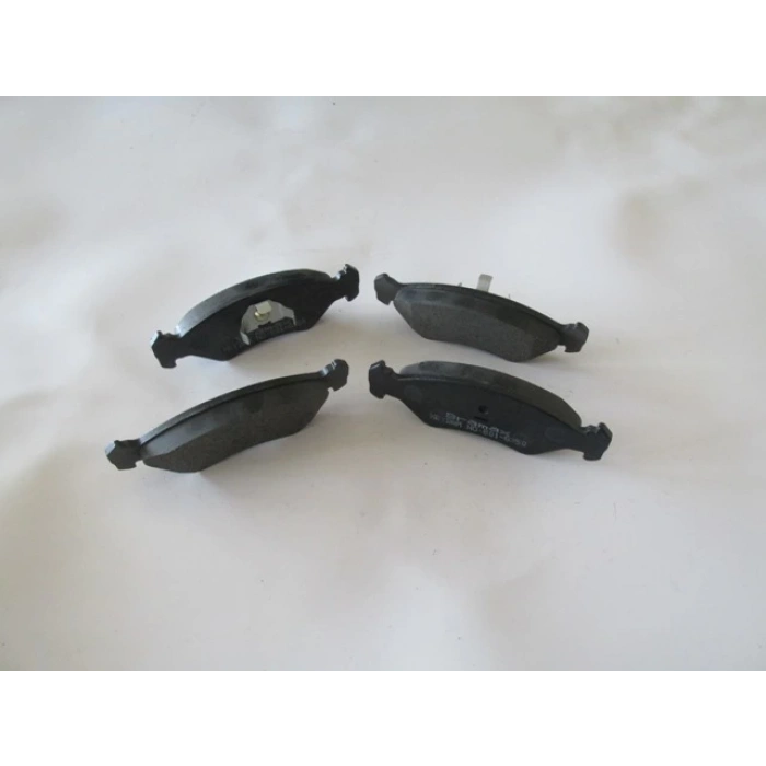 FORD FIESTA- 89/95; ÖN FREN BALATASI (DISK) (141X44,3X18) (BRAMAX)