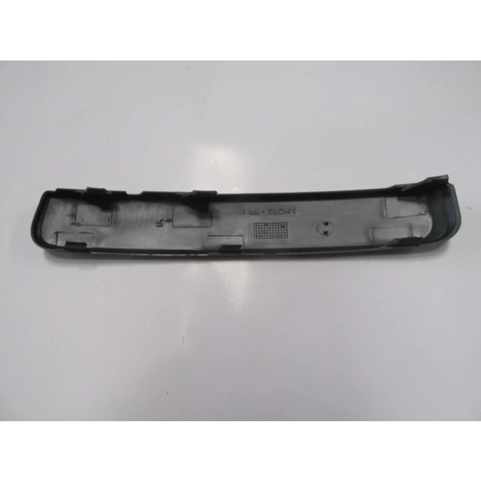 FORD FOCUS C MAX- 04/06; ÖN TAMPON BANDI SOL SİYAH (PÜTÜRLÜ TİP) (TYG)