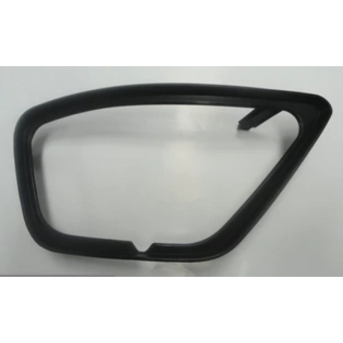 FORD FOCUS- SD/HB- 02/05; SİS LAMBA KAPAĞI SAĞ SİYAH SİS DELİKLİ