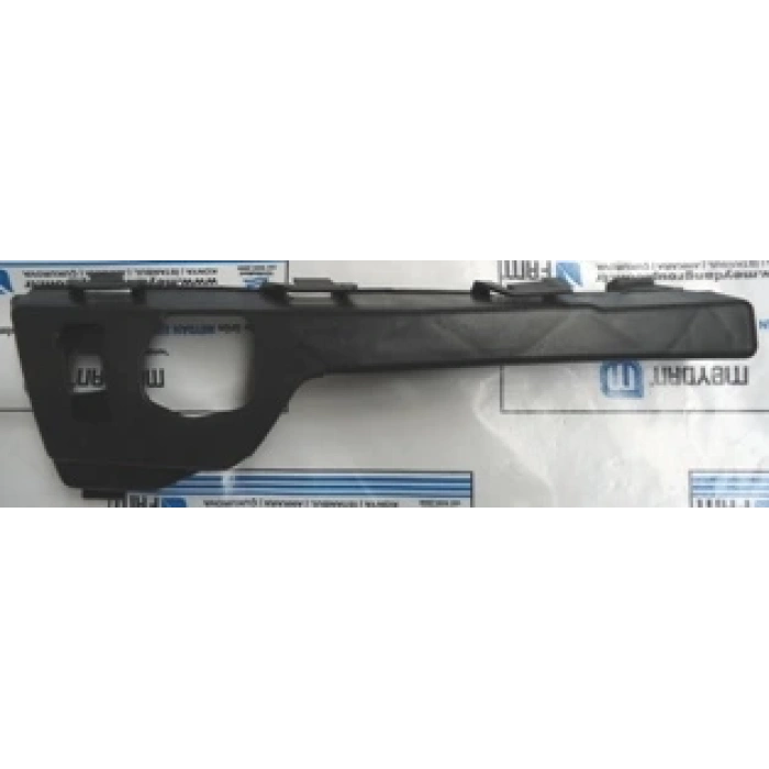 FORD FOCUS- SD/HB- 05/07; ÖN TAMPON İÇ BAĞLANTI BRAKETİ SAĞ (ORTA KISMA TAKILAN) PLASTİK (BFN)