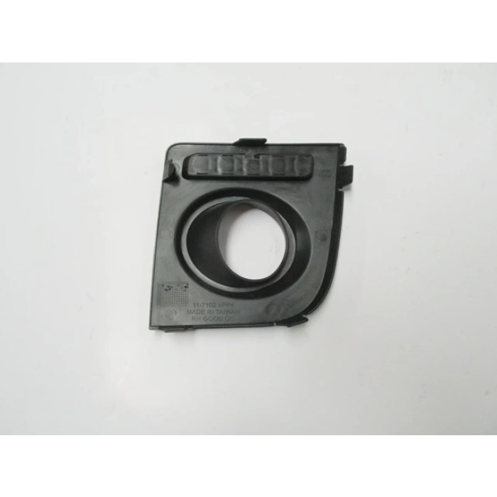 FORD FUSION- 07/11; SİS LAMBA KAPAĞI SAĞ SİYAH (TYG)