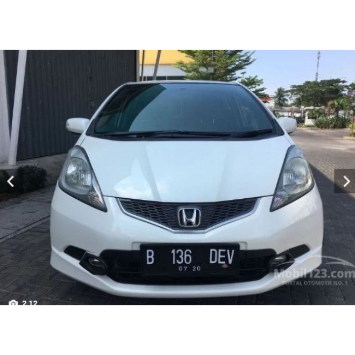 HONDA JAZZ- 09/11; ÖN TAMPON SIYAH (PANJUR DELIKLI BFN)