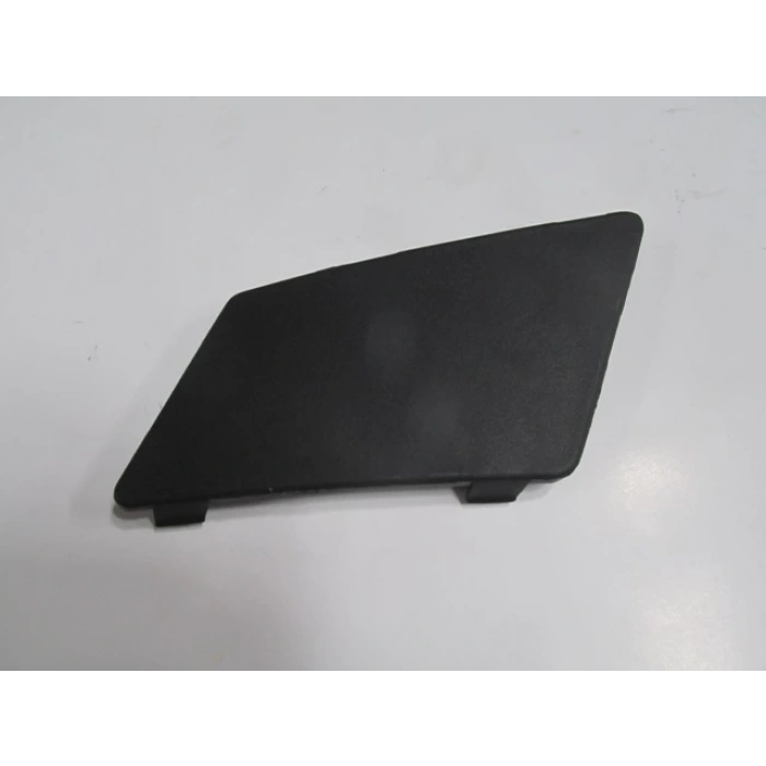 IVECO DAILY- 14/19; ÖN TAMPON ÇEKİ DEMİRİ KAPAĞI ÜST SAĞ (TW)