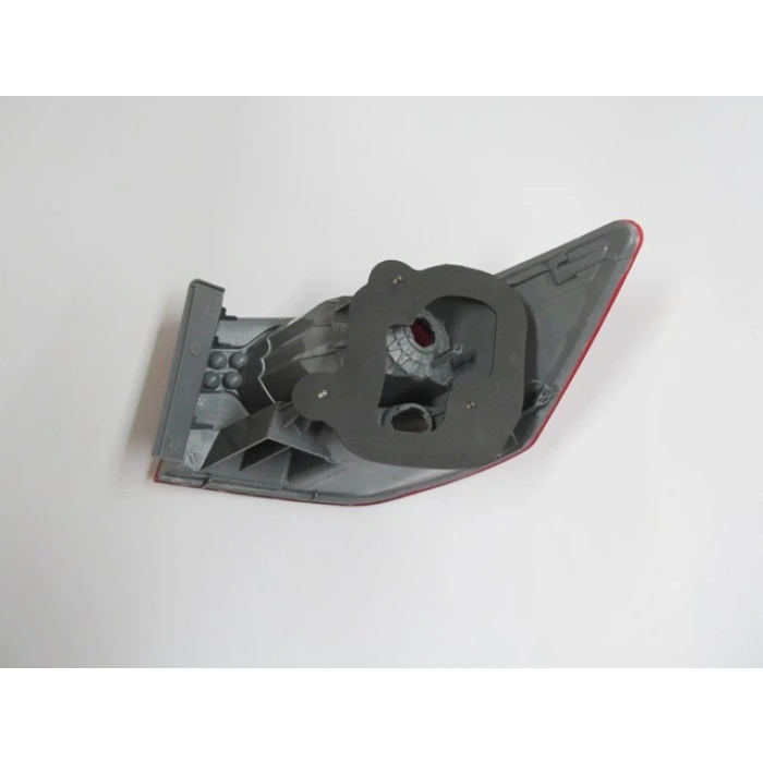 KIA CERATO- 10/11; DIŞ STOP LAMBASI SOL KIRMIZI/BEYAZ (FAMELLA)