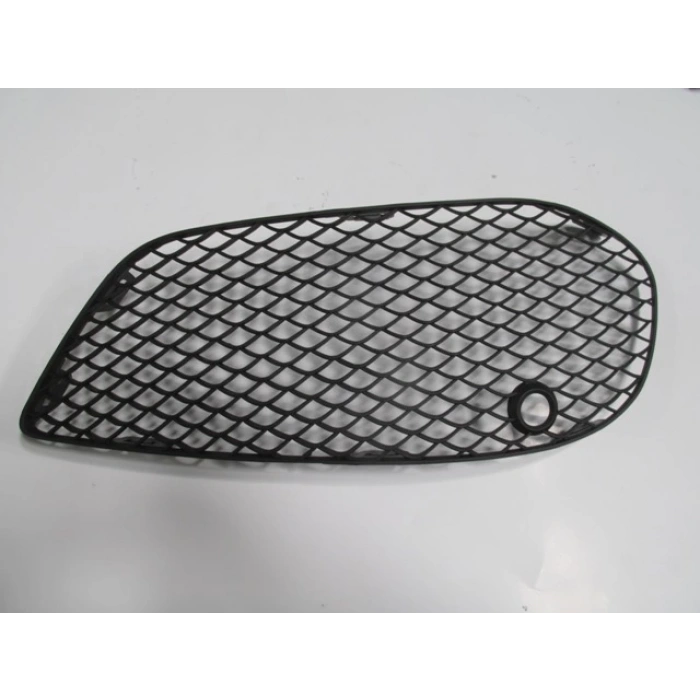 MERCEDES C CLASS- W205- 14/17; SİS LAMBA KAPAĞI SAĞ SİS DELİKSİZ (AMG)(TW)