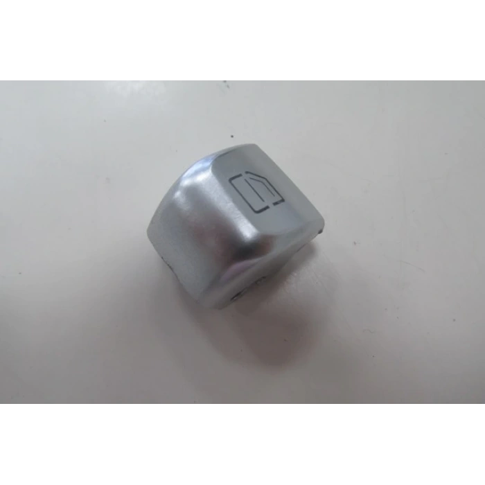 MERCEDES C CLASS- W205- 14/20; ÖN/ARKA CAM AÇMA DÜĞME BUTONU SAĞ