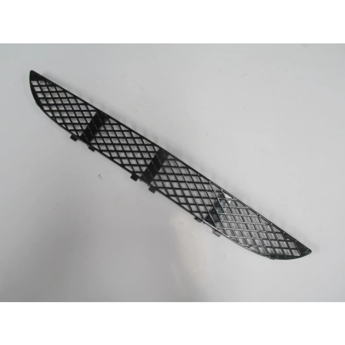 MERCEDES E CLASS- W210- 00/02; ÖN TAMPON PANJURU ORTA SİYAH (BAKLAVA DESENLİ) (TW)