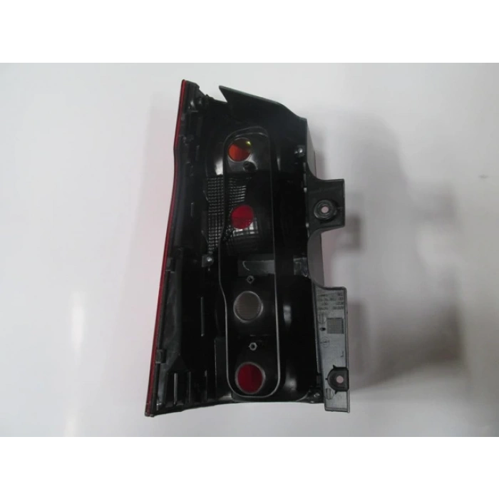 MERCEDES VITO- W447- 15/24; STOP LAMBASI SAĞ KIRMIZI/BEYAZ (MARS) (E MARKLI)