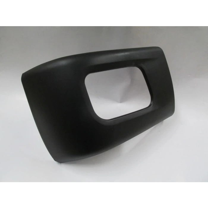 MITSUBISHI CANTER- FUSO- 13/23; ÖN TAMPON UCU SAĞ SİYAH (SİS DELİKLİ) (FPI)