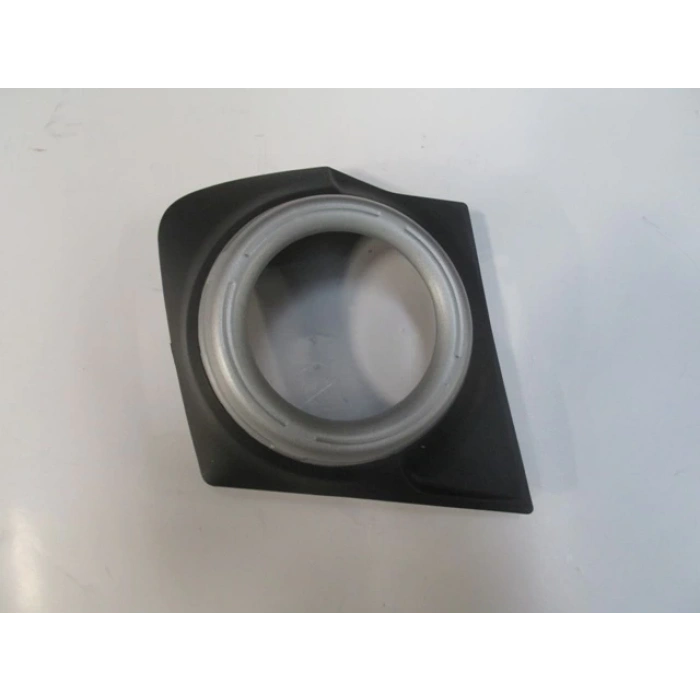 MITSUBISHI L200- PICK UP- 15/18; SİS LAMBA KAPAĞI SOL SİS DELİKLİ (CASP)