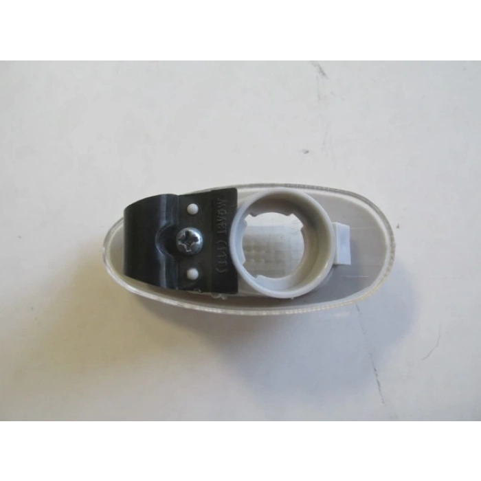 MITSUBISHI PAJERO- 04/06; ÇAMURLUK SİNYALİ BEYAZ SAĞ/SOL AYNI (ADET) (CASP)