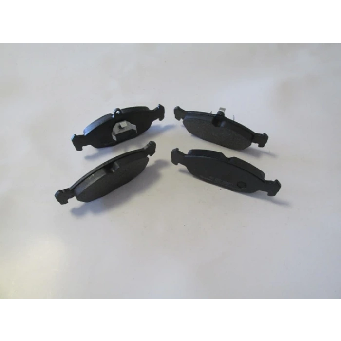 OPEL VECTRA- A- 88/95; ÖN FREN BALATASI 1,6/1,8(KABLOSUZ)DİSK(140,2X58,5X16,5/14;0,2X48X16,5)(BRAMAX