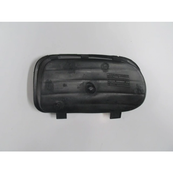 OPEL VECTRA- B- 99/02; SİS LAMBA KAPAĞI SAĞ SİS DELİKSİZ