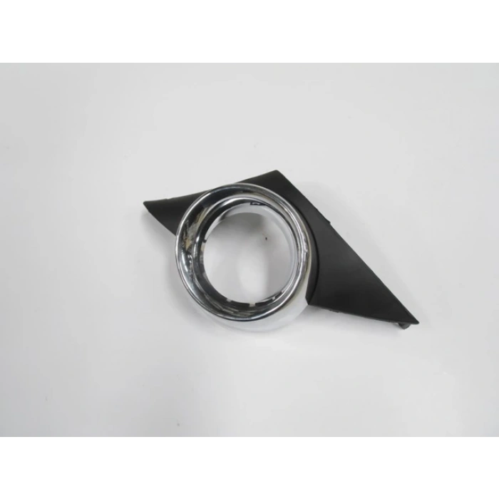 PEUGEOT 207- 06/09; SİS LAMBA KAPAĞI SOL SİYAH SİS DELİKLİ (SİS ÇERÇEVESİ NİKELAJLI)(SPORT TİPİ)
