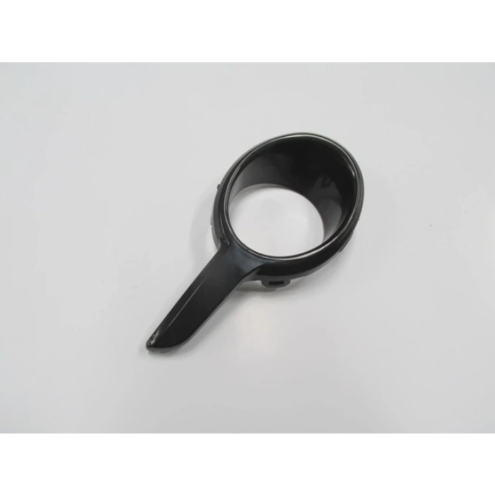 PEUGEOT 208- 12/15; SİS LAMBA ÇERÇEVESİ SAĞ SİS DELİKLİ SİYAH