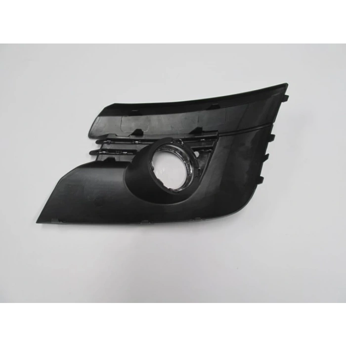 PEUGEOT 3008- 09/13; SİS LAMBA KAPAĞI SAĞ SİS DELİKLİ (SİS ÇERÇEVESİ NİKELAJLI) (TYG)