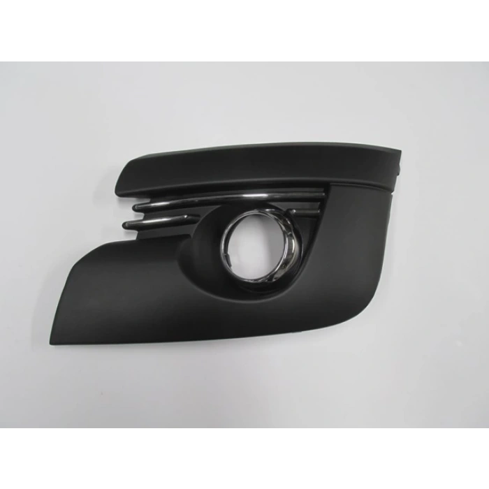 PEUGEOT 3008- 09/13; SİS LAMBA KAPAĞI SOL SİS DELİKLİ (SİS ÇERÇEVESİ NİKELAJLI) (TYG)