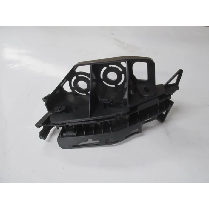 PEUGEOT 308- 11/13; ÖN TAMPON BRAKETİ SOL (PLASTİK) (LM)