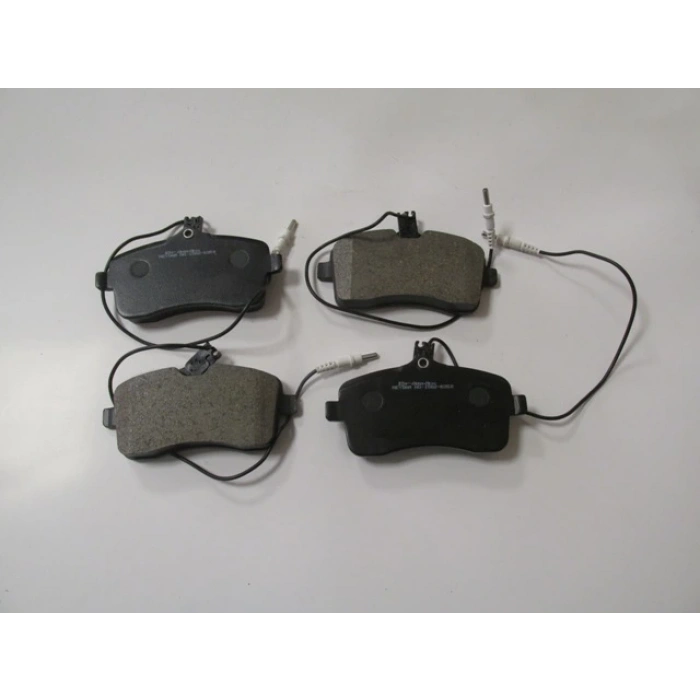 PEUGEOT 407- 04/11; ÖN FREN BALATASI (4 KABLOLU)(DİSK) (131,4x66,8x19,5)(BRAMAX)