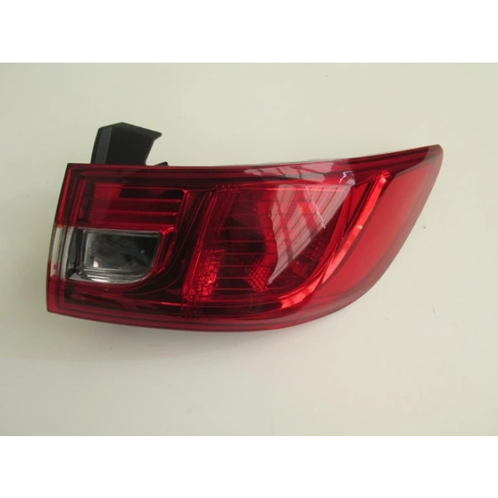 RENAULT CLIO- 4- HB- 13/16; DIŞ STOP LAMBASI SAĞ KIRMIZI/BEYAZ (E MARKLI)