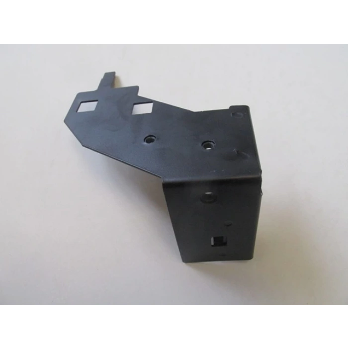 RENAULT CLIO- 4- HB- 13/16; ÖN TAMPON ÇAMURLUK BAĞLANTI BRAKETİ SAĞ (SAC) (EAGLE BODY)