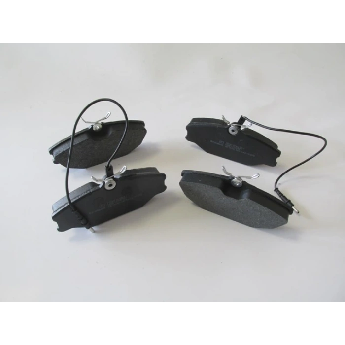 RENAULT MEGANE- 1- 99/02; ÖN FREN BALATASI (2 KABLOLU)(DİSK)(130X55,3X18)(BRAMAX)