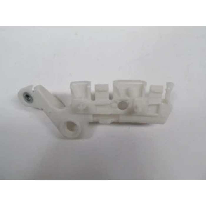 RENAULT MEGANE- 3- HB- 14/15; ÖN TAMPON BAĞLANTI BRAKETİ SAĞ (YAN KULAĞA BAĞLANAN) (TW)