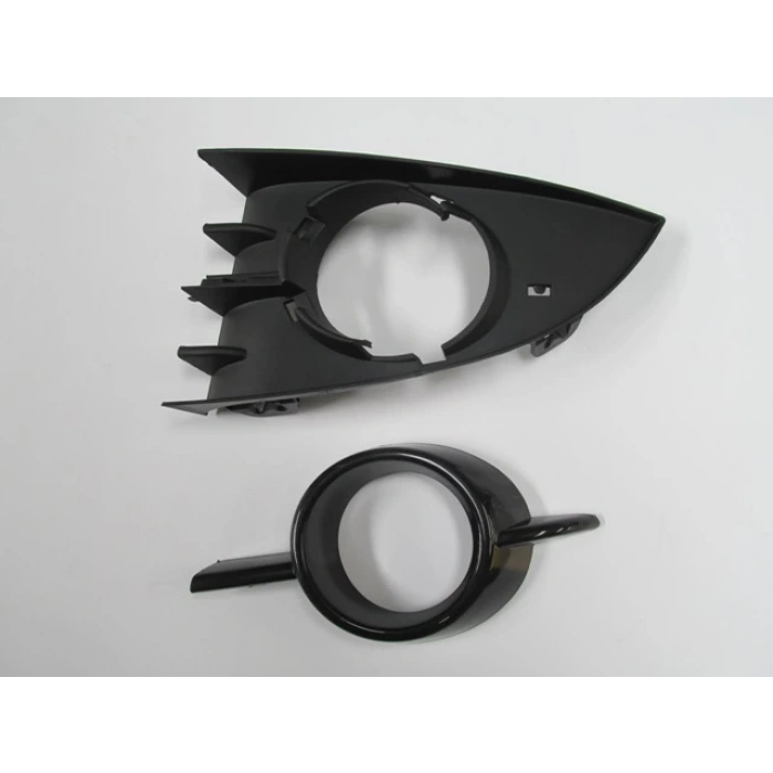 RENAULT SCENIC- 2- 07/09; SİS LAMBA KAPAĞI SOL SİS DELİKLİ SİYAH (DIŞ ÇERÇEVESİ SİYAH) 2PARÇA(TYG)