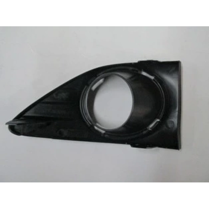 RENAULT SYMBOL- 13/16; SİS LAMBA KAPAĞI SOL (SİS YUVASI NİKELAJ DELİKLİ)