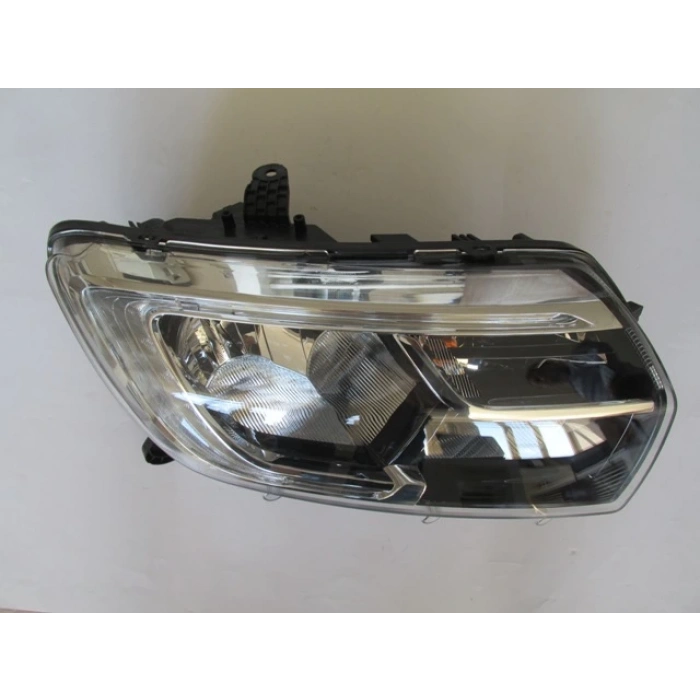 RENAULT SYMBOL- 17/21; FAR LAMBASI SAĞ MANUEL SİYAH LEDLİ (E MARKLI)