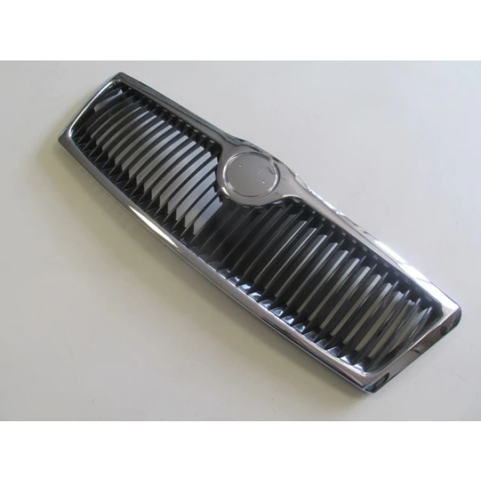 SKODA OCTAVIA- 05/09; ÖN PANJUR (IÇ PETEKLERI SIYAH/NIKELAJ ÇERÇEVELI)