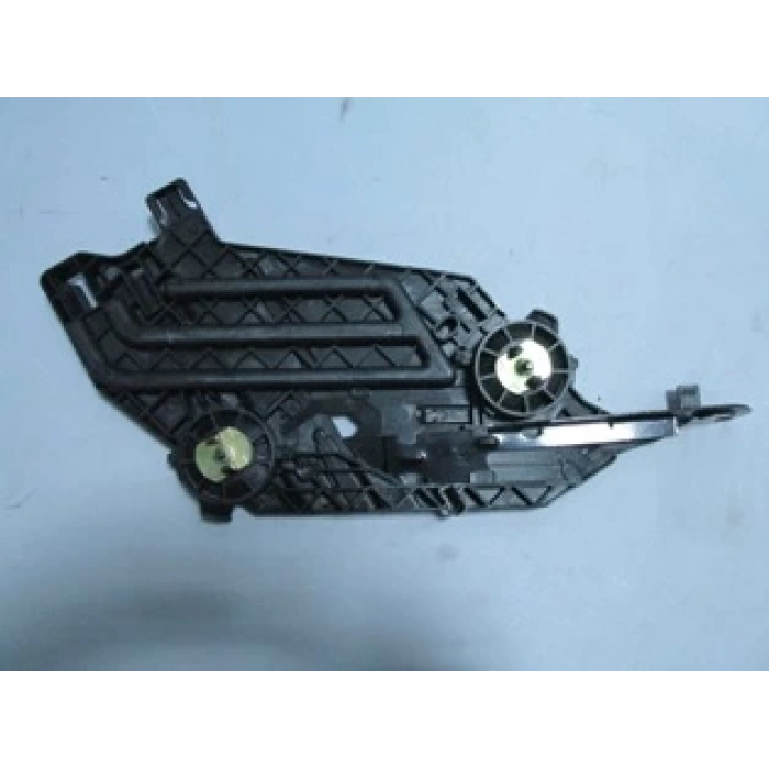 SKODA OCTAVIA- 10/12; FAR ALT BAĞLANTI BRAKETİ SAĞ (FAR ALT TAŞIYICISI/YIKAMASIZ) PLASTİK (TW-Y)