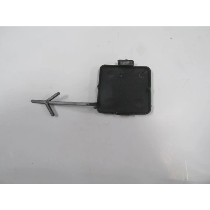 SKODA OCTAVIA- 13/17; ARKA TAMPON ÇEKİ DEMİRİ KAPAĞI (TW-Y)